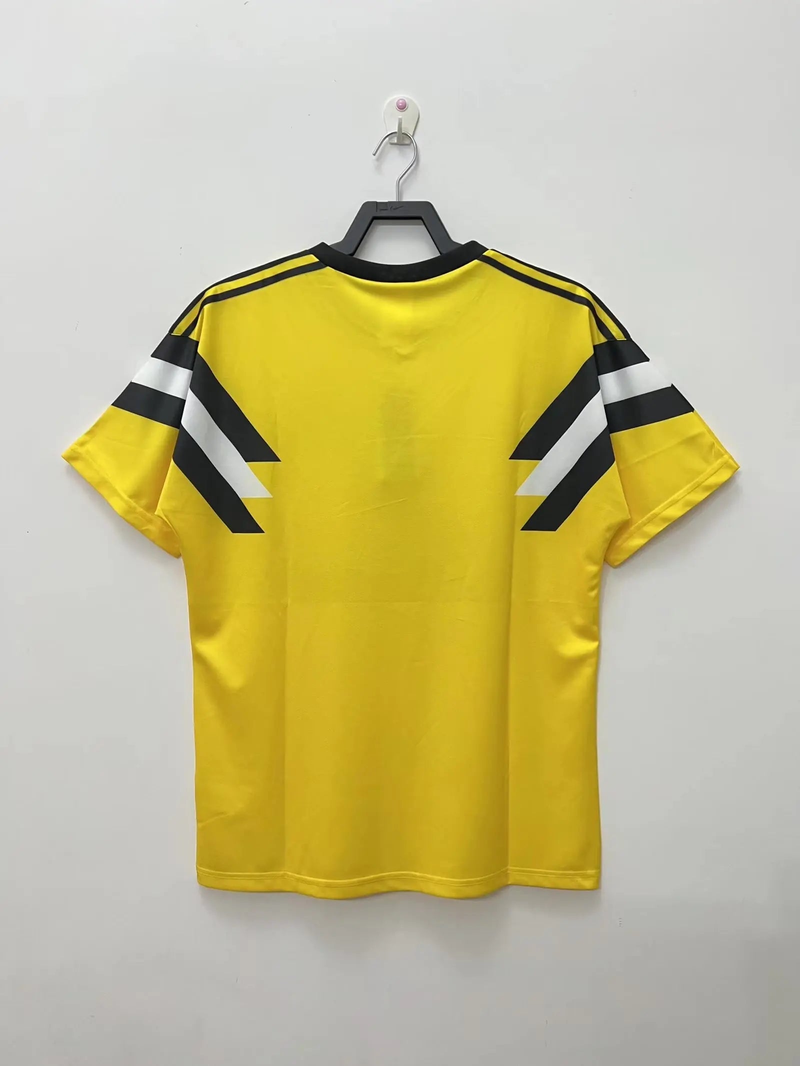 Borussia Dortmund home 1989 - Football DXB