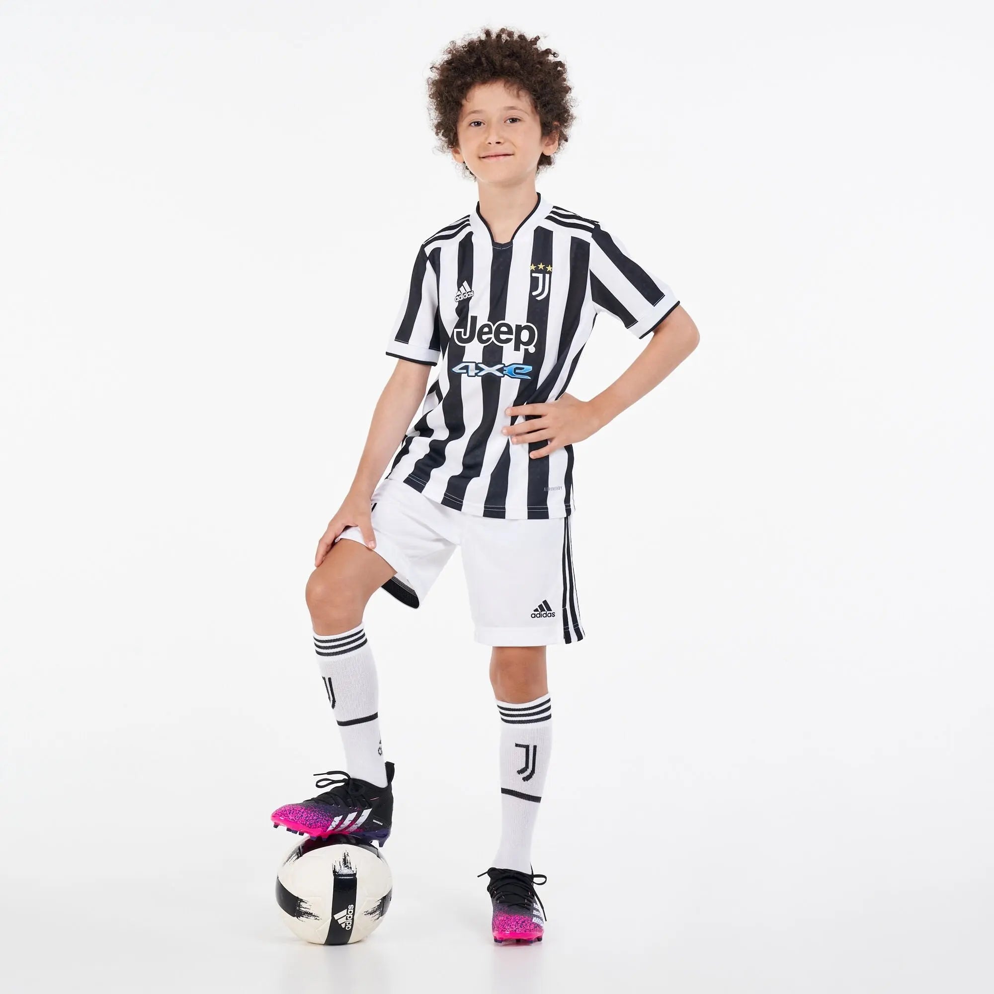 Kids Juventus FC Home Replica Kit 22/23 Full Set T-shirt & Short - Football DXB