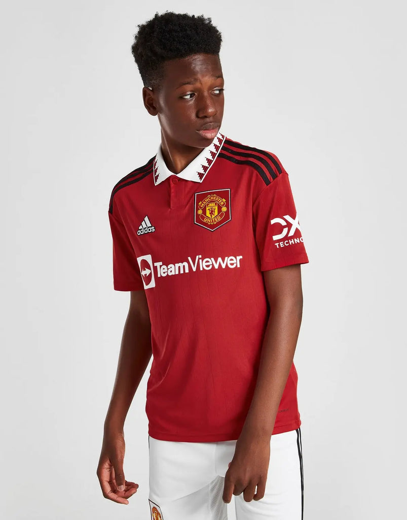 Manchester united hot sale kit junior