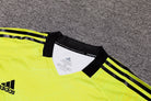 Manchester united Goalkeeper kit Short sleeves  Full set - Football DXB